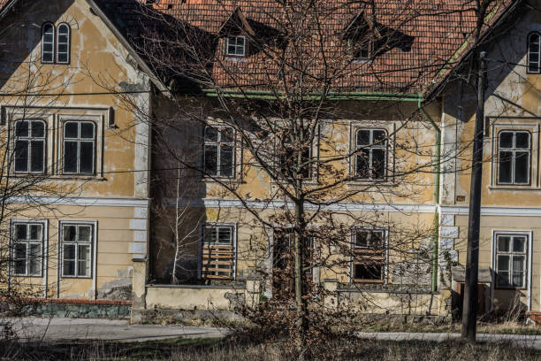 istock abandoned hotel in the bergen 1267997220