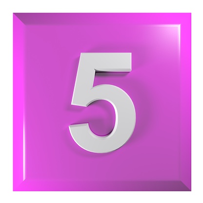 Número 5 botón cuadrado rosa púrpura sobre fondo blanco - ilustración de renderizado 3D photo