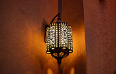 marokkanische-lampe-in-einer-moschee-in-katar.jpg?b=1&s=170x170&k=20&c=3yqyjKdNtz1yt-5jQqkD4QYGKTj-VW43I5i6AzWrvTg=
