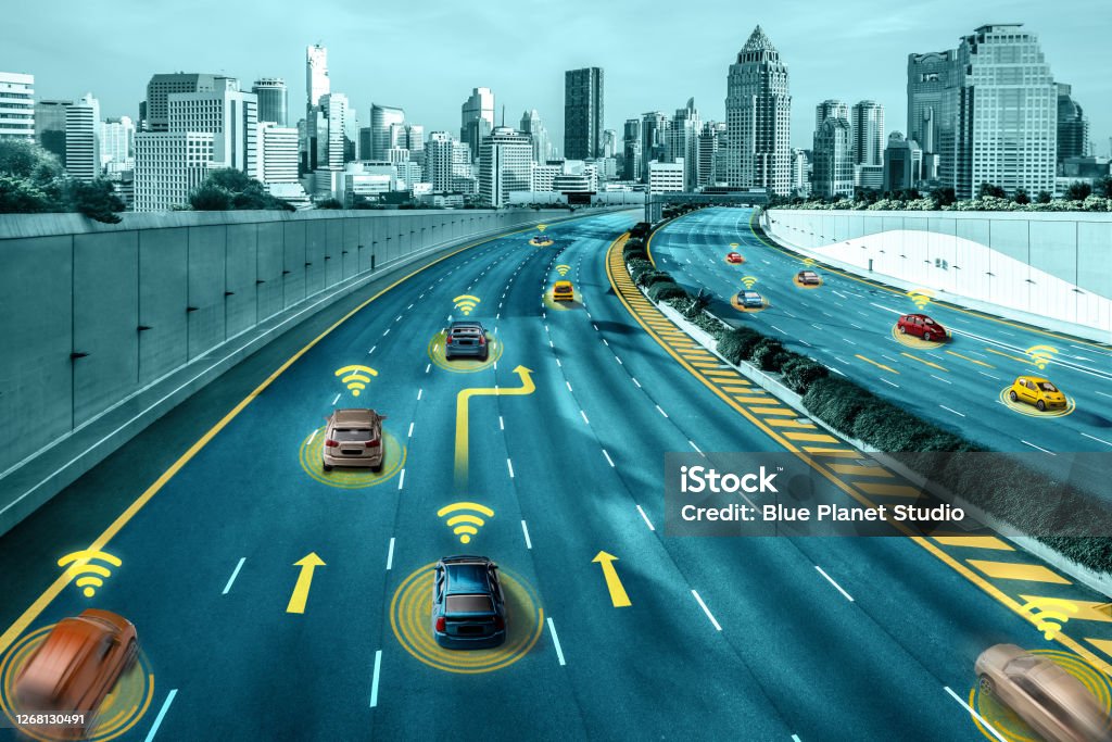 Sürücüsüz mod araç kontrolü güvenliği için otonom araç sensör sistemi konsepti - Royalty-free Araba - Motorlu Taşıt Stok görsel