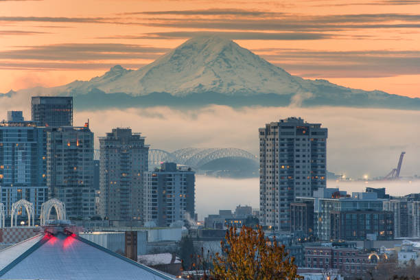 istock November Fog in Downtown Seattle 1268149131