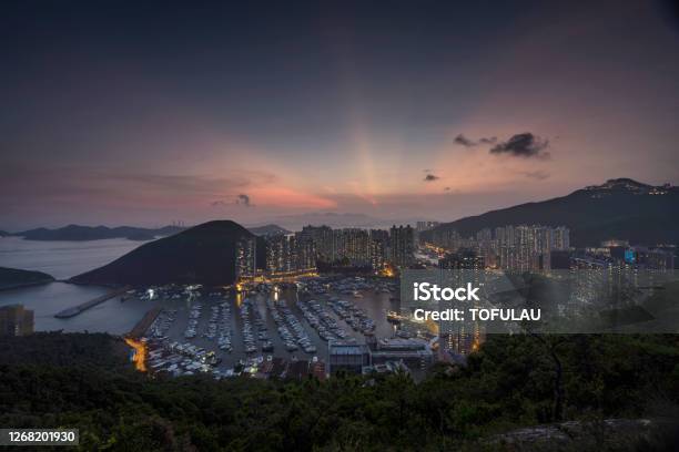 The Sunset In Brick Hill In Hk Stock Photo - Download Image Now -  Apartment, Blue, Business - iStock