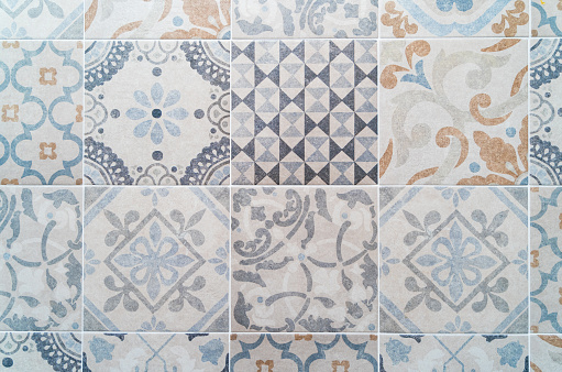 Azulejos cerámicos coloridos con fondo de patrón de estilo mediterráneo de Portugal photo