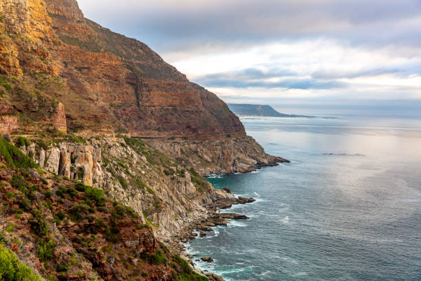 chapman's peak drive near cape town in south africa - south africa road cape town the garden route imagens e fotografias de stock