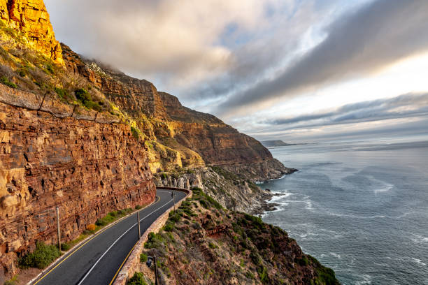 chapman's peak drive near cape town in south africa - south africa road cape town the garden route imagens e fotografias de stock