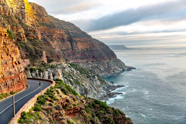 chapman's peak drive near cape town in south africa - south africa road cape town the garden route imagens e fotografias de stock