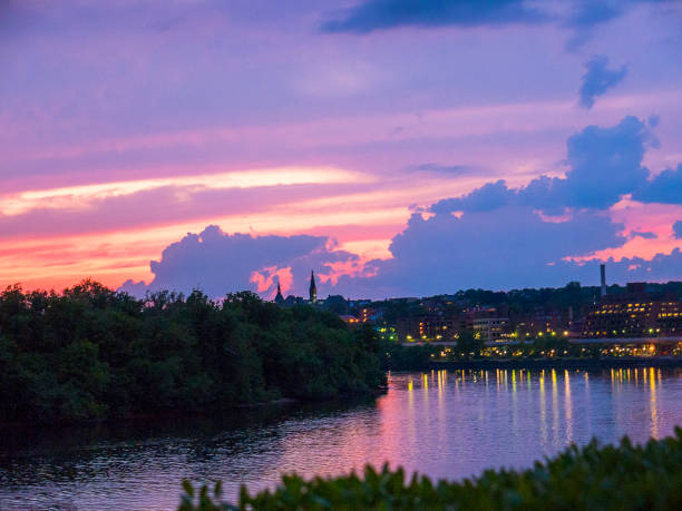 istock Sunset over the city of Washington DC 1268305738