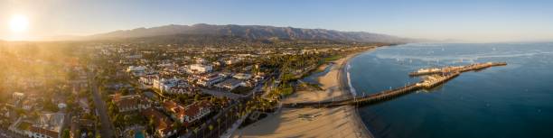 santa barbara aerial - mission santa barbara photos et images de collection