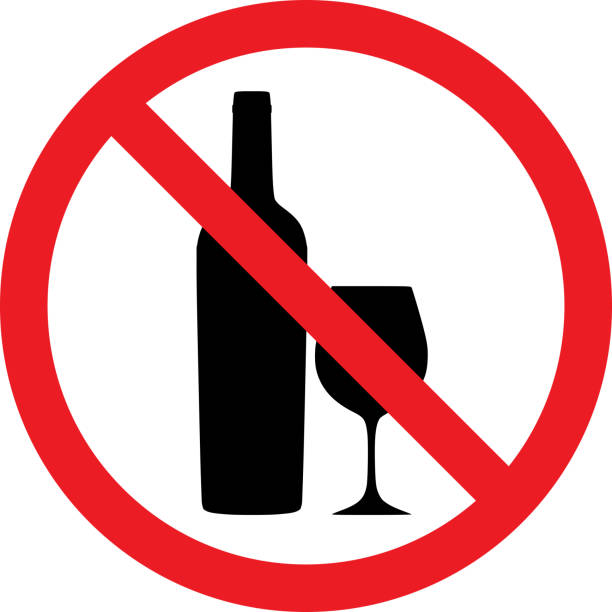 ilustraciones, imágenes clip art, dibujos animados e iconos de stock de signo prohibido para beber alcohol. - silhouette vodka bottle glass