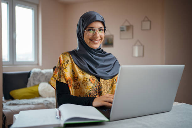 istock Muslim businesswoman working from home 1268435182