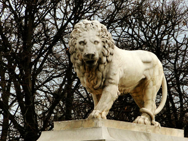 istock Lion statue at Place de la Concorde - Paris 1268477629