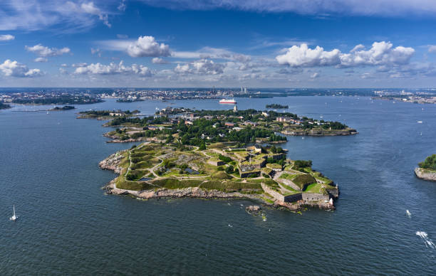 isla suomenlinna, helsinki, finlandia. - suomenlinna fotografías e imágenes de stock