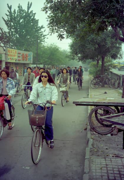 1990년대 중국은 자전거 왕국이었다. - beijing air pollution china smog 뉴스 사진 이미지