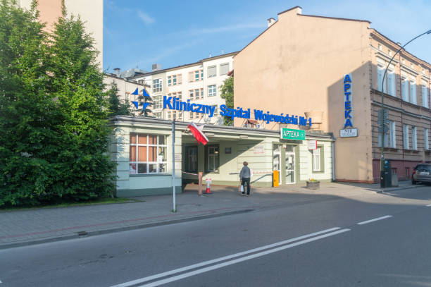 provincial clinical hospital benannt nach fryderyk chopin. - fryderyk stock-fotos und bilder
