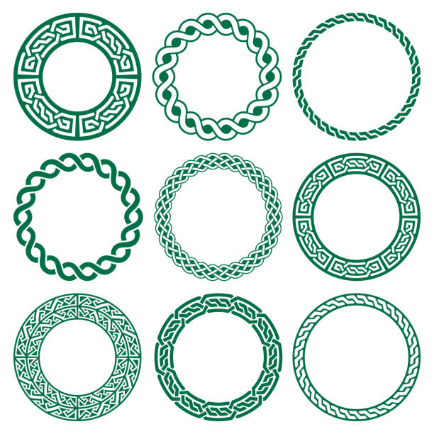 illustrations, cliparts, dessins animés et icônes de ensemble de conception de mandala de vecteur celtique irlandais, modèles ronds tressés verts - parfait pour la carte de voeux et fond d’invititon, conception de jour de st patrick - celtic culture frame circle tied knot