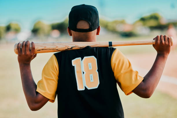 il y a une histoire derrière chaque numéro - baseball diamond flash photos et images de collection