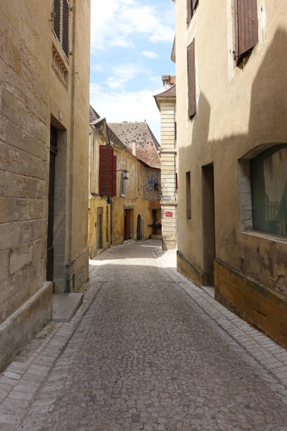 istock Narrow alley in Bergerac 1268851732