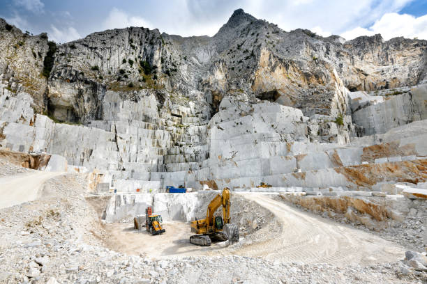 landscape view of an open cast marble quarry - quarry imagens e fotografias de stock