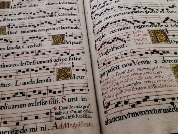 pages musicales anciennes - medieval music photos et images de collection