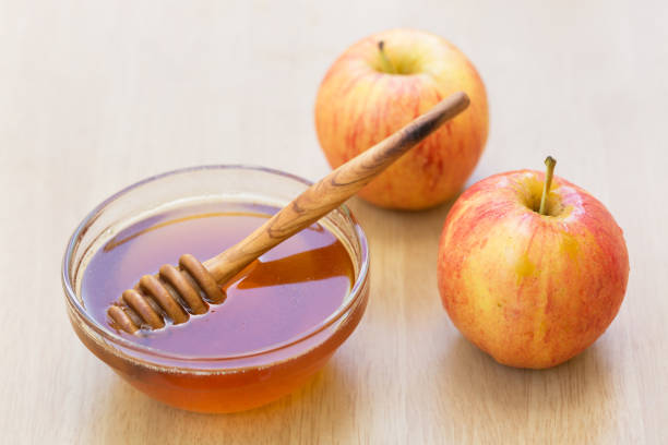 istock Apple and honey for Rosh Hashana 1269176493