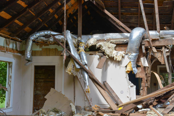 istock Abandoned Damaged Old House 1269195738