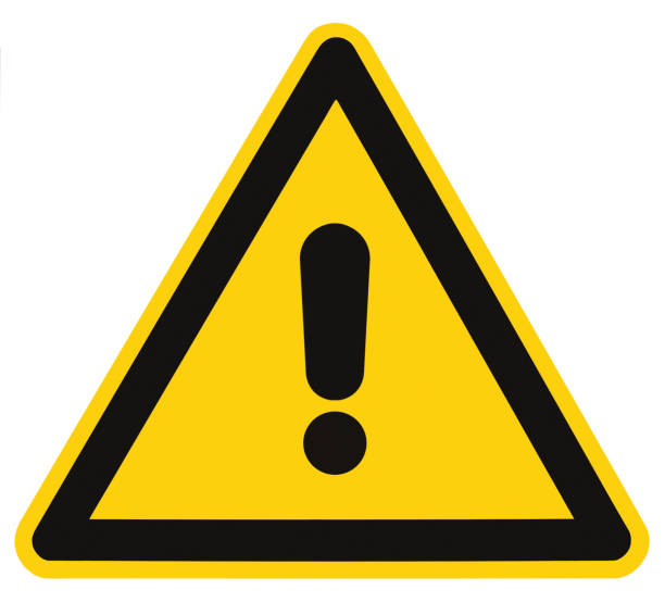 pericolo vuoto e triangolo di pericolo segnale di avvertimento isolato macro - road warning sign foto e immagini stock