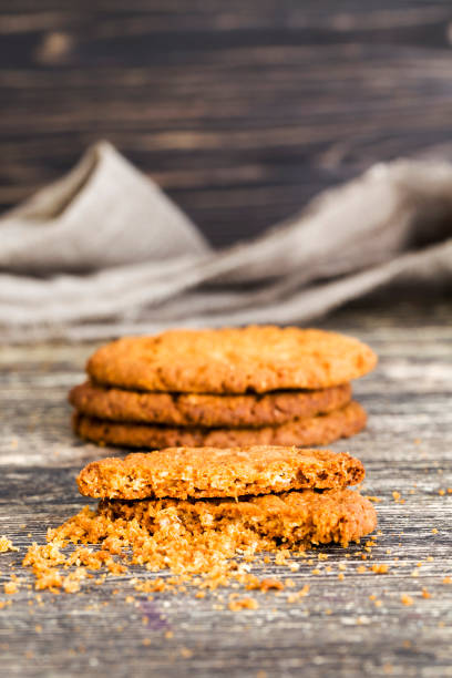 istock crunchy oatmeal cookies 1269199865