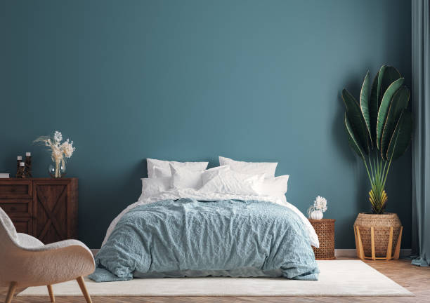 fondo de maqueta interior del hogar, dormitorio verde oscuro con palma en maceta - bedroom blue bed domestic room fotografías e imágenes de stock