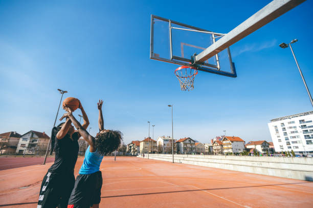istock One on one basketball 1269259694