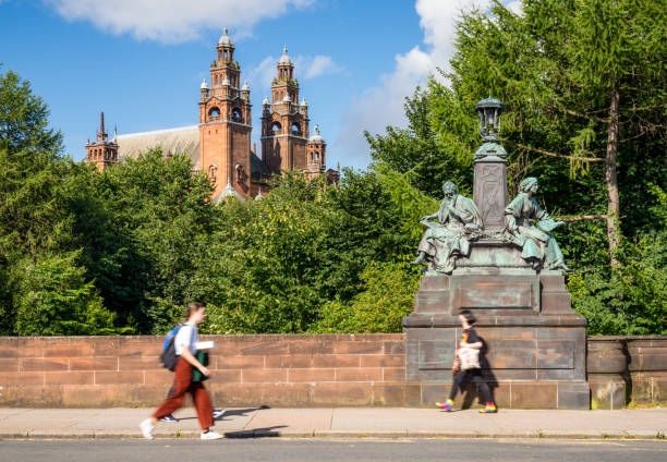 kelvin way bridge y kelvingrove museum - west end fotografías e imágenes de stock