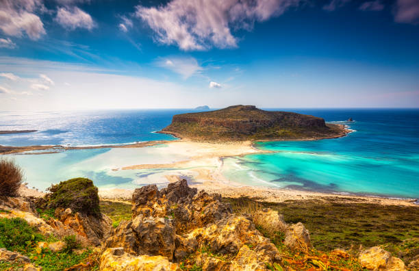 niesamowita sceneria plaży balos na krecie - nobody rock coastline sea zdjęcia i obrazy z banku zdjęć