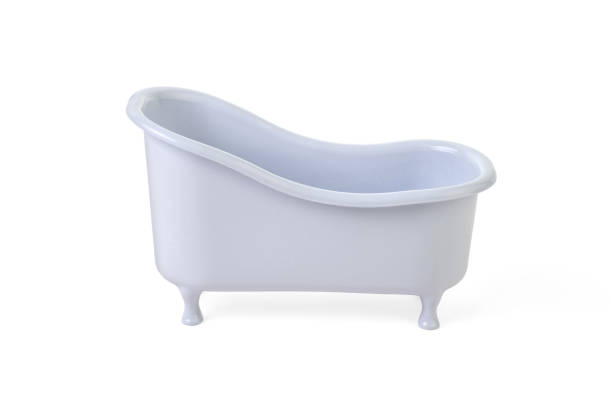 istock Vintage bathtub isolated 1269440870