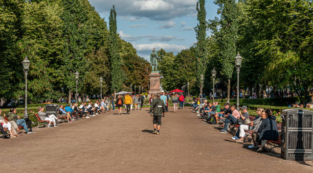 эспланади в хельсинки - street stall стоковые фото и изображения