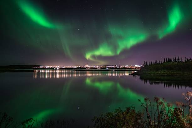 северное сияние - aurora borealis iceland astronomy tranquil scene стоковые фото и изображения