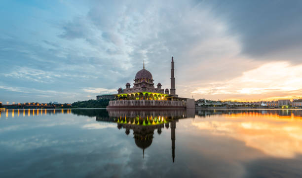 paesaggio girato a putrajaya - location shot foto e immagini stock