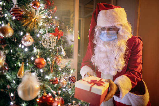 istock Santa Claus at corona virus time 1269662501