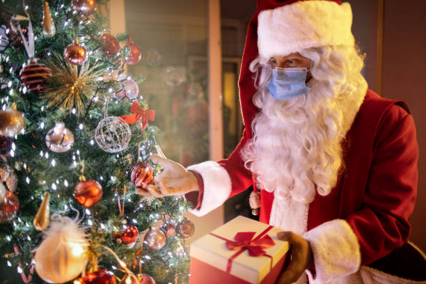istock Santa Claus at corona virus time 1269662532