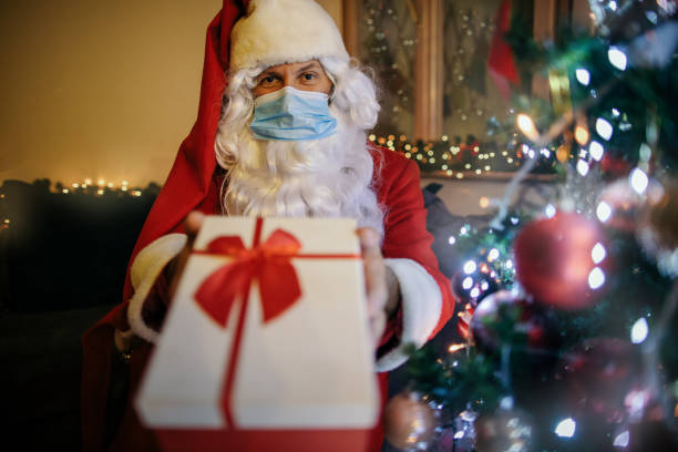 istock Santa Claus at corona virus time 1269664406