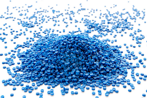 istock Blue plastic grain, plastic polymer granules,hand hold Polymer pellets, Raw materials for making water pipes, Plastics from petrochemicals and compound extrusion, resin from plant polyethylene. 1269691672