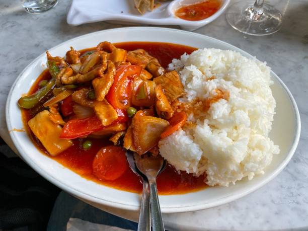 thai pork curry in london, england - panang curry imagens e fotografias de stock