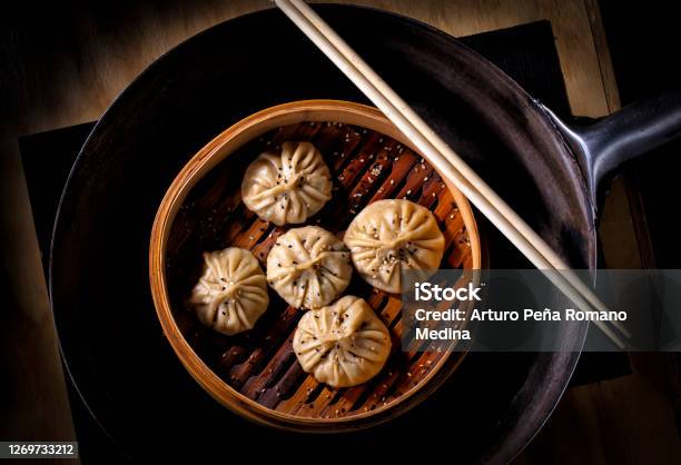 Dumpling Chino Stock Photo - Download Image Now - Dim Sum, Chinese Dumpling, Dumpling