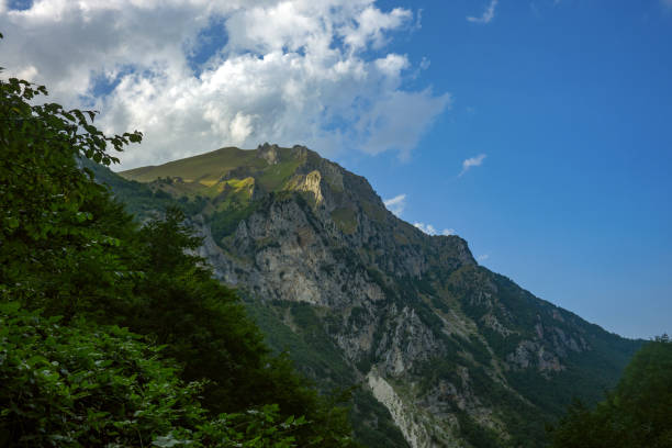 istock Sibilini Mountains, over Infernaccio Gorges 1269757390