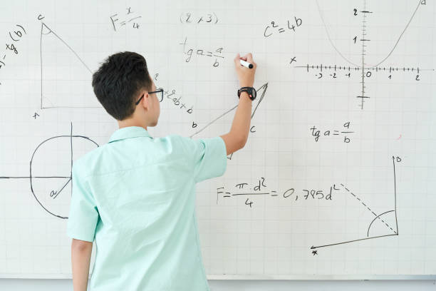 equação de geometria de escritor de estudante - álgebra - fotografias e filmes do acervo