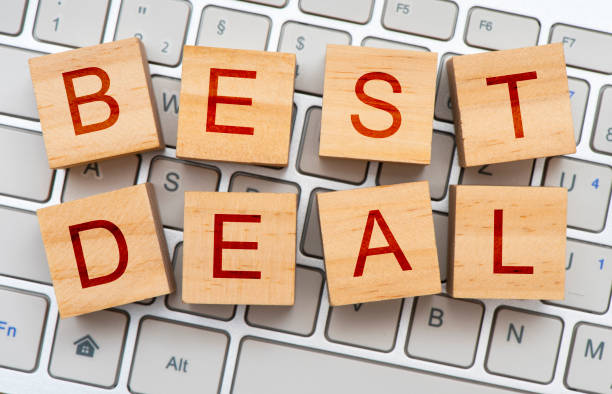 istock Best deal written on cubes 1269840081