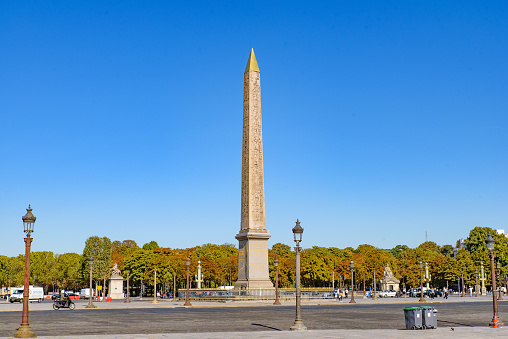 Place de la Concorde, la plaza pública más grande de París, Francia photo