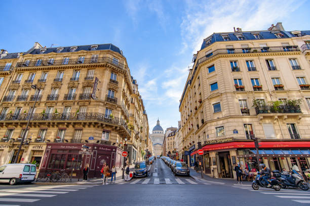 edifícios no bairro latino em paris, frança - pantheon paris paris france france europe - fotografias e filmes do acervo