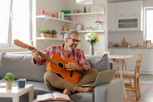 istock His favourite tunes 1269933296