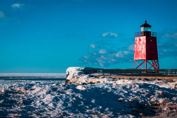 istock Light house frozen over in Charlevoix Michigan 1270056738