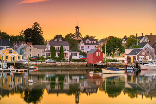 Portsmouth, New Hampshire, USA Portsmouth, New Hampshire, USA townscape at dusk. portsmouth nh stock pictures, royalty-free photos & images