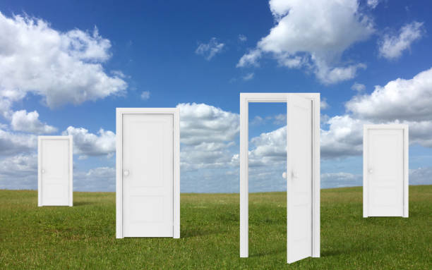 istock Decision choice opportunity door entrance 1270075422